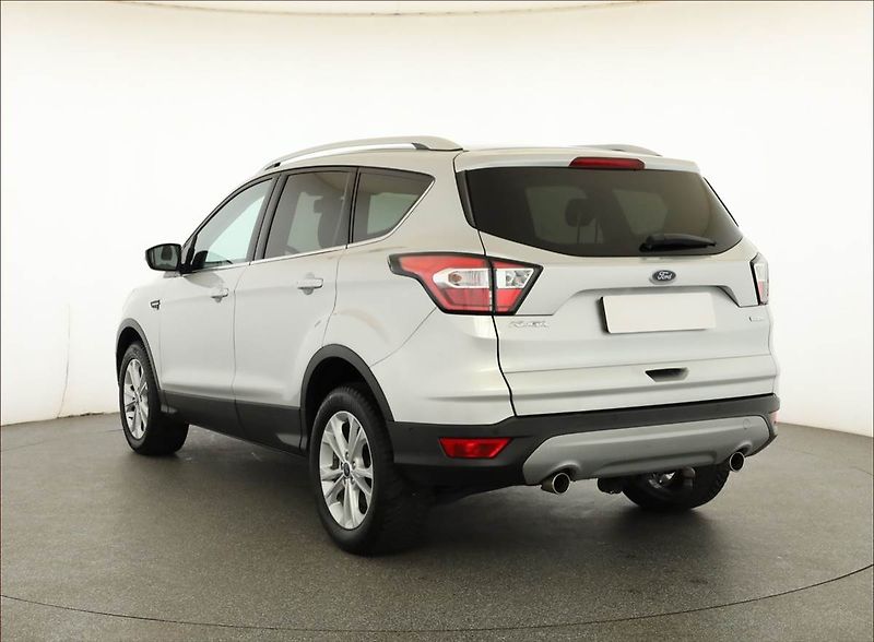 Ford Kuga (2019) Titanium 1.5 EcoBoost - fotka 4 z 17