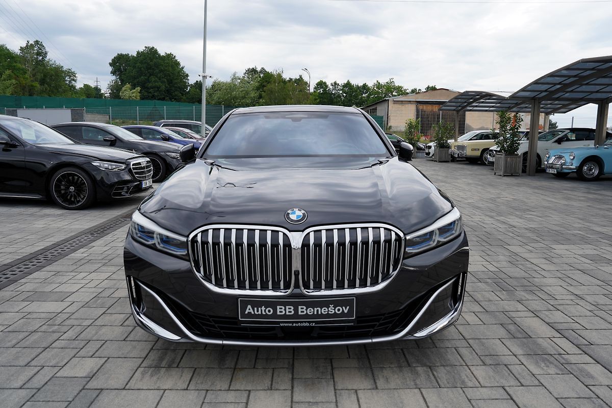BMW Řada 7 730d xDrive/9AT/Lasery