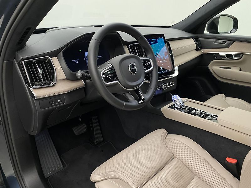 Volvo XC90 (2025) T8 AWD Plug-in DARK ULTRA - fotka 29 z 75