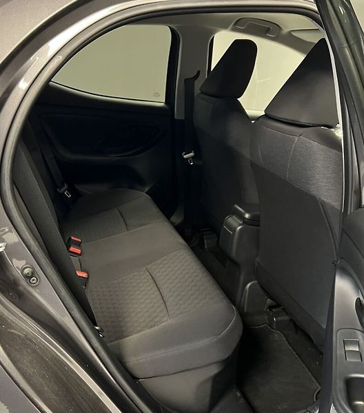 Toyota Yaris 1.5 Hybrid AT COMFORT STYLE TE - fotka 12 z 16