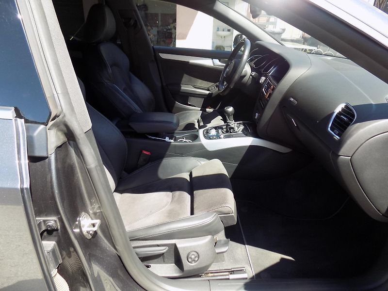 Audi A5 2,0 TDI S-LINE, ALCANTARA, TOP - fotka 30 z 50