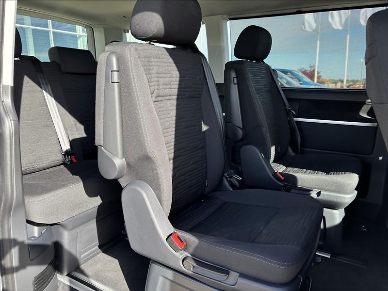 Volkswagen Multivan 2,0 TDI Comfortline 4x4 AUT - fotka 20 z 49