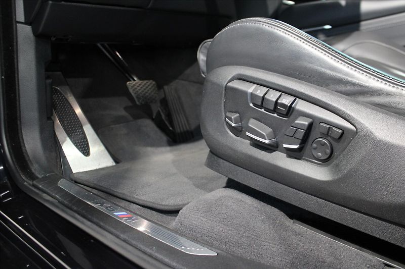 BMW X6 M 423kW CZ/1.Maj/AdLED/B&O - fotka 12 z 33