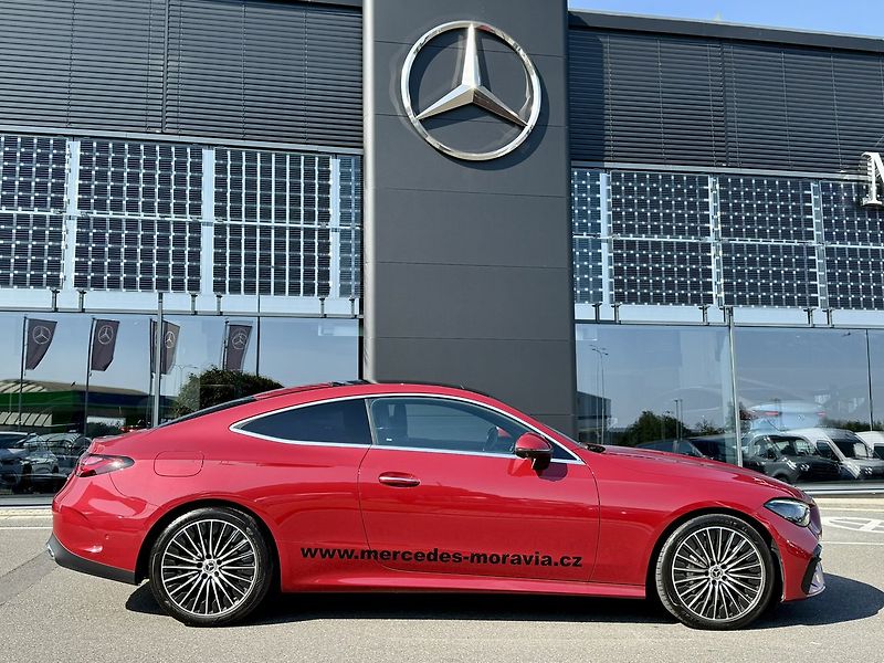 Mercedes-Benz CLE 300 4MATIC kupé Linie AMG - fotka 10 z 46