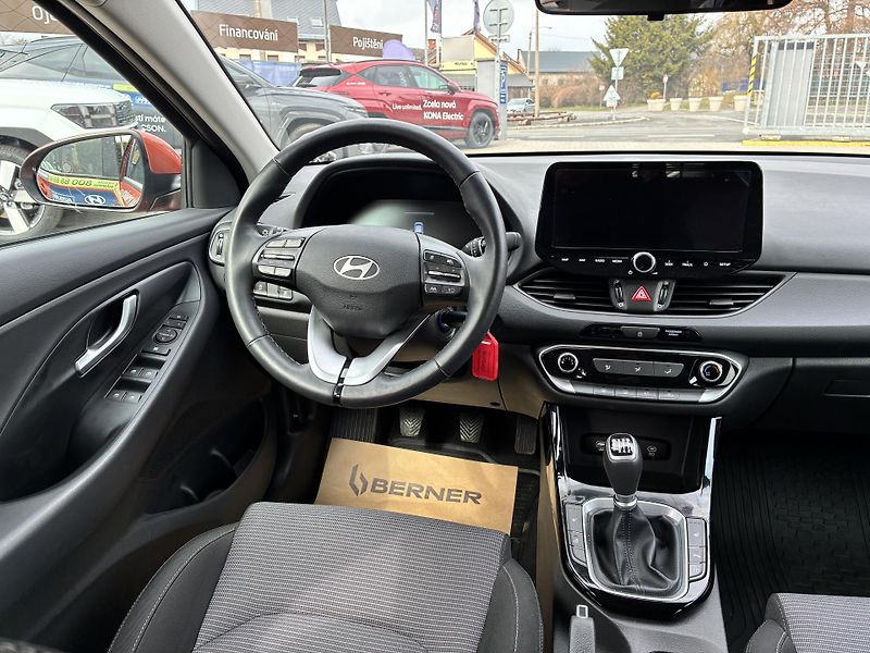 Hyundai i30 WG 1.5DPi 71kW SMART CLIMATE - fotka 17 z 31