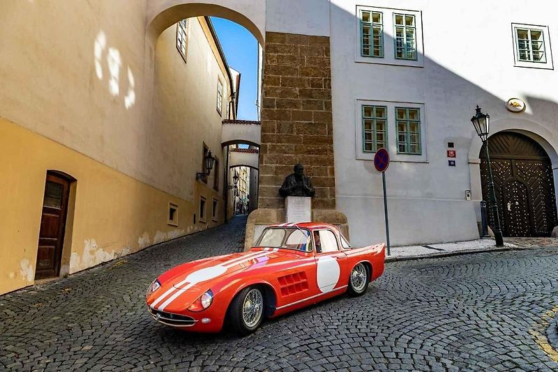 Škoda 1100 OHC Coupé v plné jízdě
