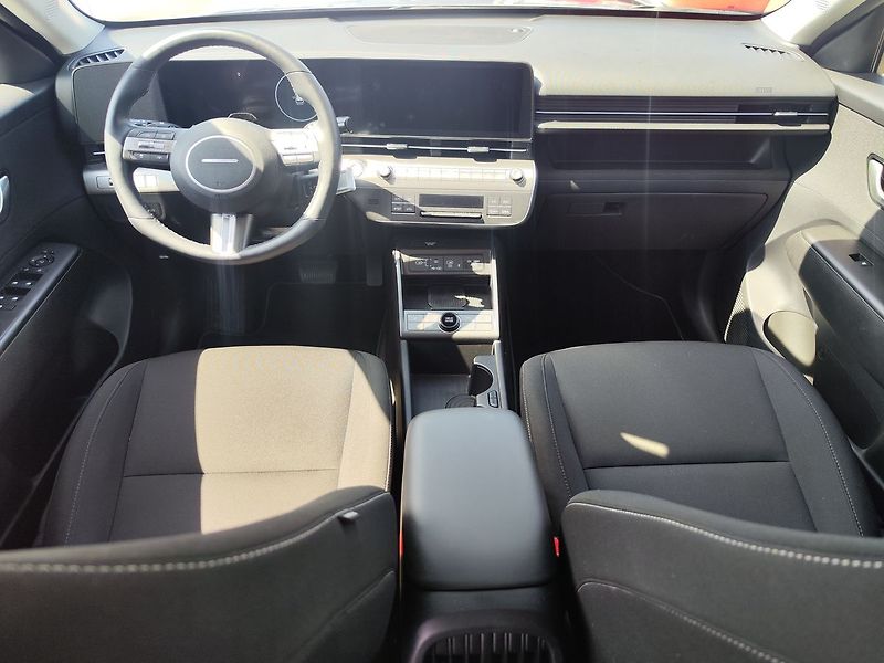 Hyundai Kona 1.6 T-GDi/HEV Smart Tech DCT - fotka 13 z 32