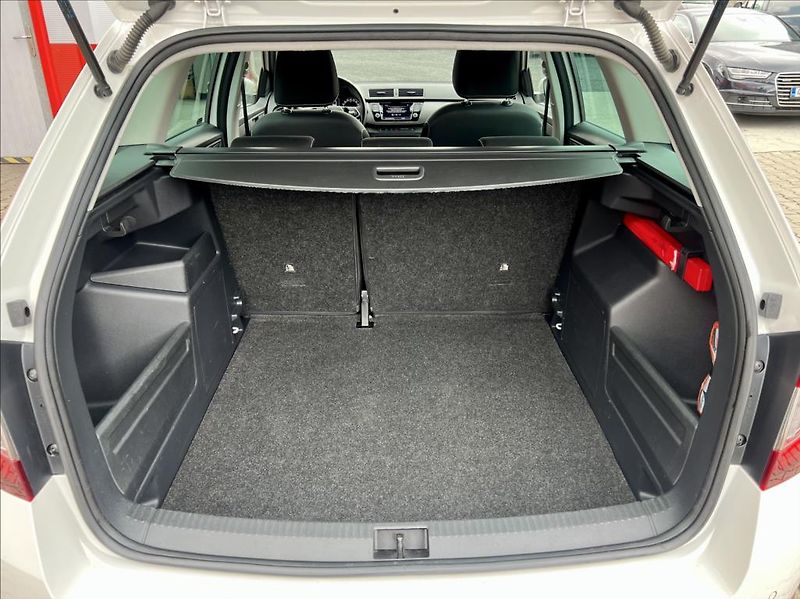 Škoda Fabia 1,0 STYLE / LED / kamera / ČR - fotka 14 z 48
