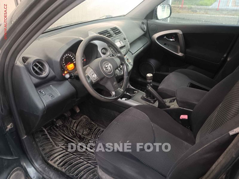 Toyota RAV4 (2007) 2.2 D4-D 4x4, autoAC, temp - fotka 3 z 3