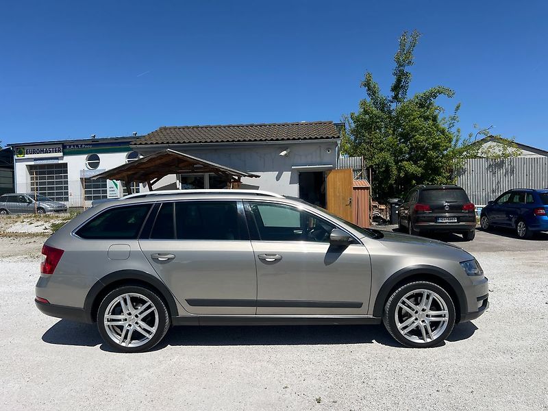 Škoda Octavia 2.0 TDi - fotka 10 z 16