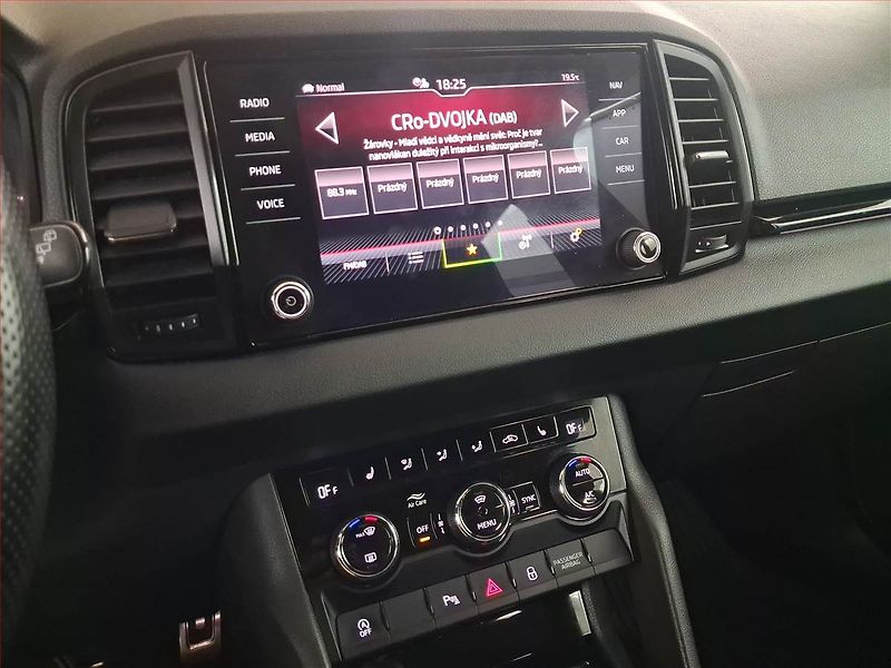 Škoda Karoq (2021) 1.5 TSI - fotka 12 z 21