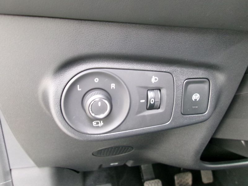 MG ZS (2026) nové  Elegance 1.5. - fotka 11 z 16