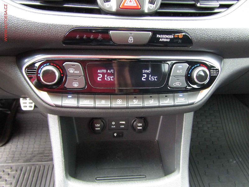 Hyundai i30 (2018) 2.0 T-GDi, ČR, N-Line - fotka 19 z 22