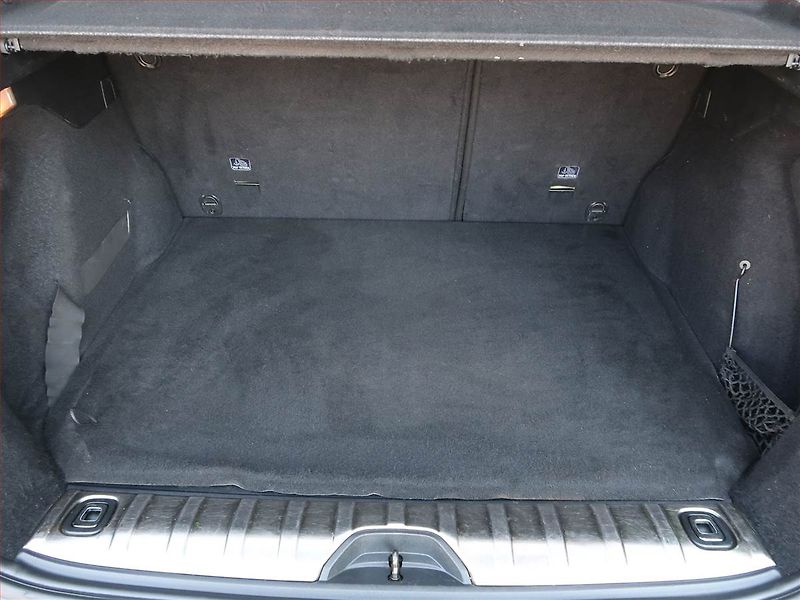 Peugeot 2008 (2015) 1.2 PureTech, Navi, Tempomat - fotka 14 z 17