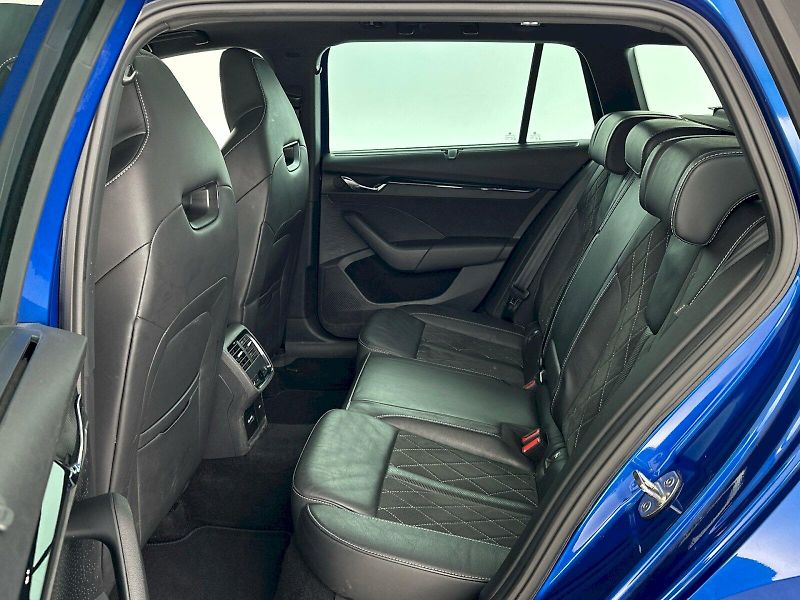 Škoda Octavia (2023) Combi 2.0 TSI 180 kW RS - fotka 8 z 40