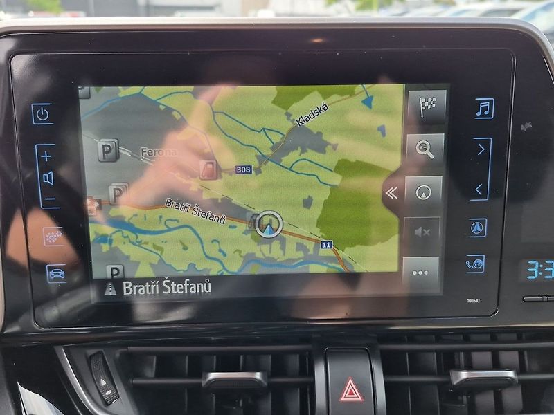 Toyota C-HR Hybrid 1.8 E-CVT Selection - fotka 18 z 26