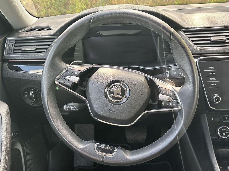 Škoda Superb (2023) Combi 2.0 TDI 4x4 DSG L&K - fotka 19 z 33
