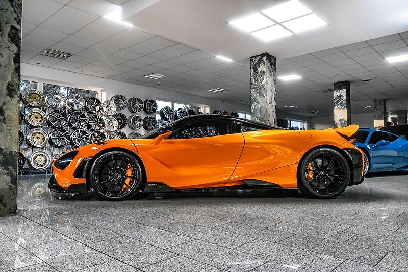 McLaren 765LT LIFT/B&W/MSO/CARBON/BREAKS - fotka 3 z 40