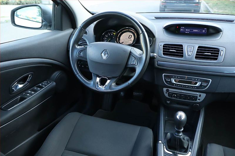 Renault Mégane (2015) 1.6 16V, Tempomat - fotka 7 z 19