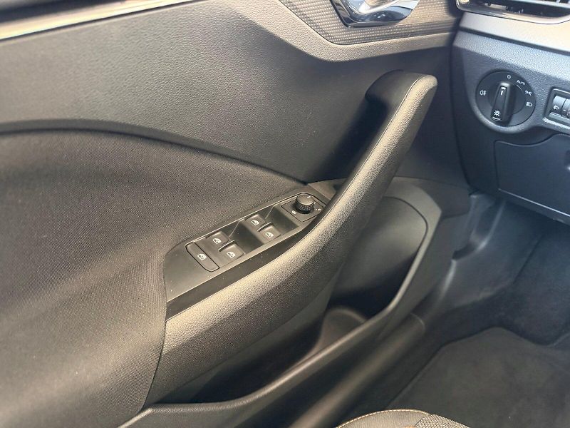Škoda Kamiq (2021) Ambition 1.0 TSI / 70 kW M5 - fotka 7 z 25