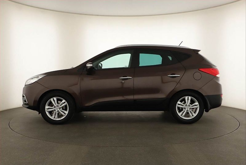 Hyundai ix35 (2011) 2.0 CRDi, 4X4, Serv.kniha - fotka 3 z 15