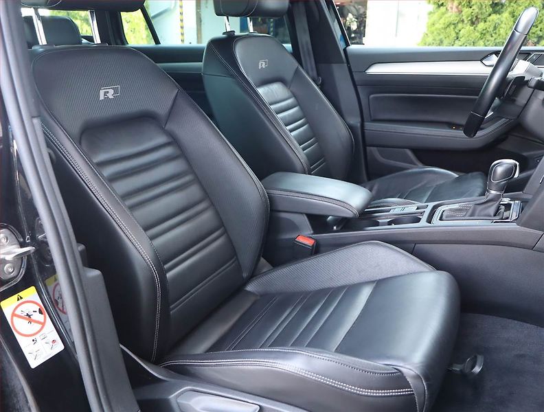 Volkswagen Passat (2018) R-Line 2.0 TDI, Automat, Kůže - fotka 9 z 22