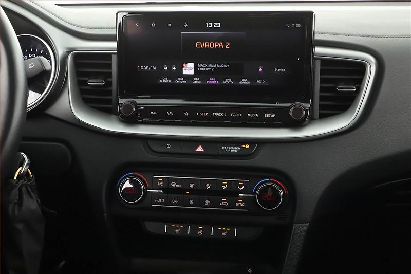 Kia Ceed (2024) Top 1.5 T-GDI - fotka 9 z 16