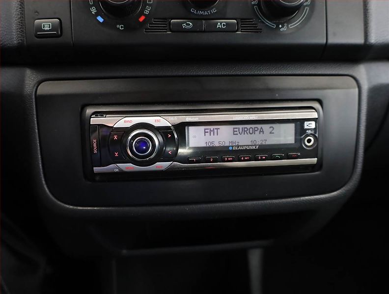Škoda Fabia (2009) Ambiente 1.2 12V, Serv.kniha - fotka 12 z 16