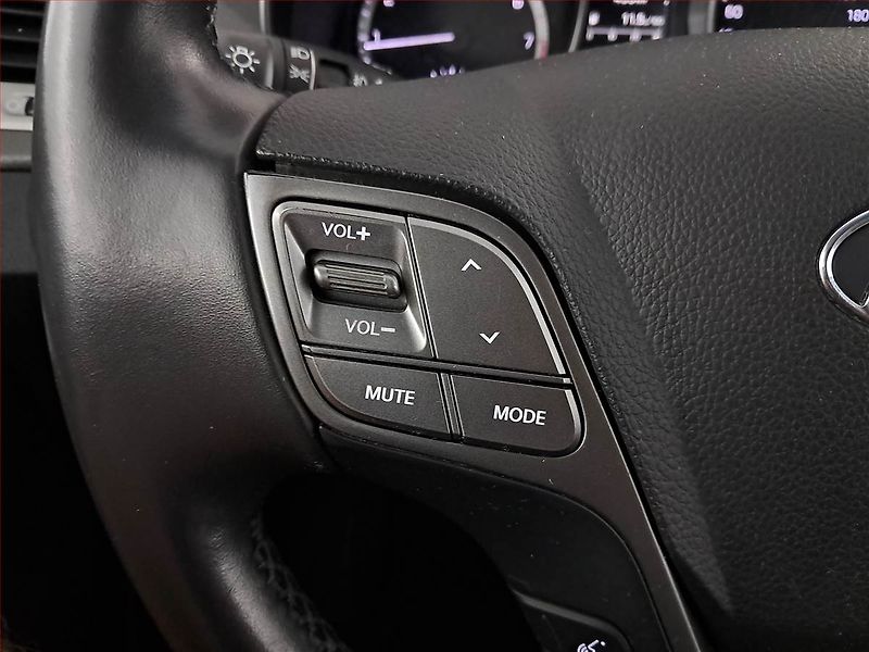 Hyundai Santa Fe (2017) 2.4 GDI, 4X4, Navi, Tempomat - fotka 16 z 18