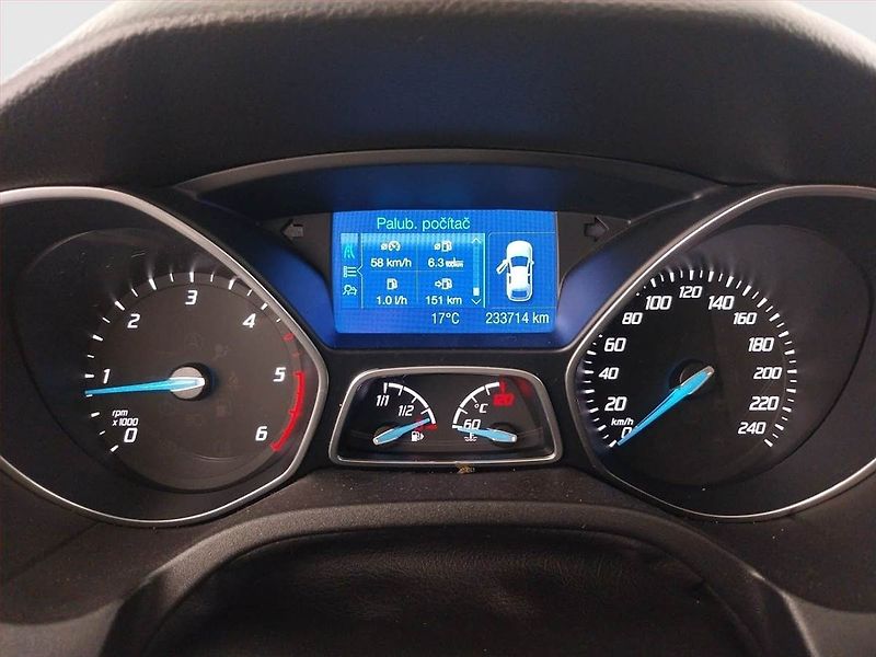 Ford Focus (2012) Titanium 2.0 TDCi, Serv.kniha - fotka 11 z 20