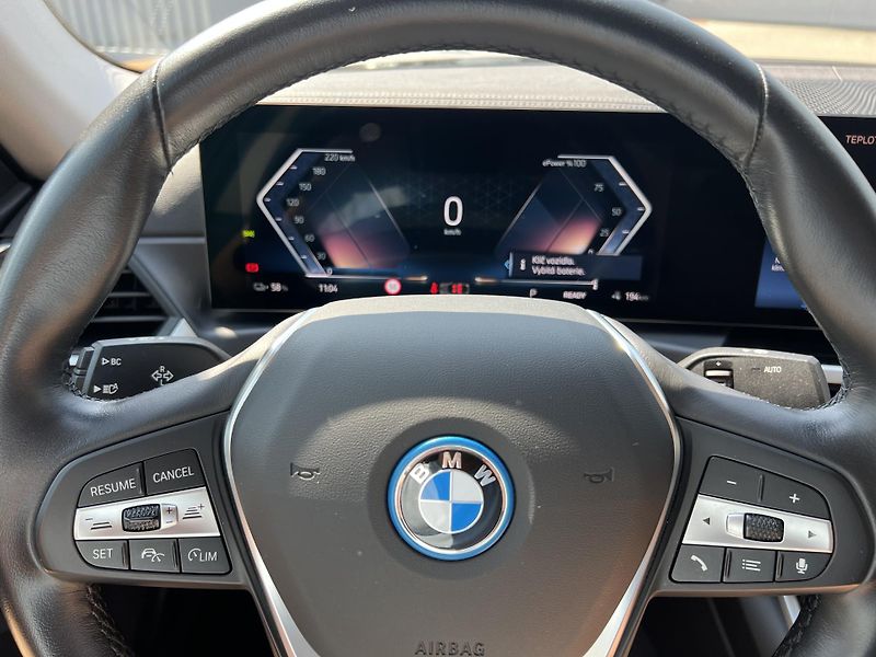 BMW i4 eDrive 40i Gran Coupe - fotka 18 z 25
