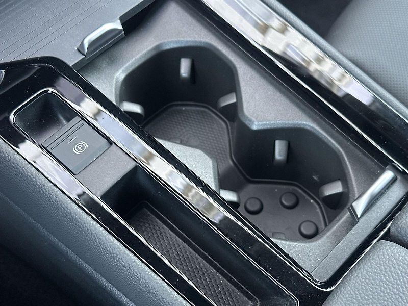 Škoda Superb (2025) Combi 1.5 TSI iV DSG L&K - fotka 28 z 43