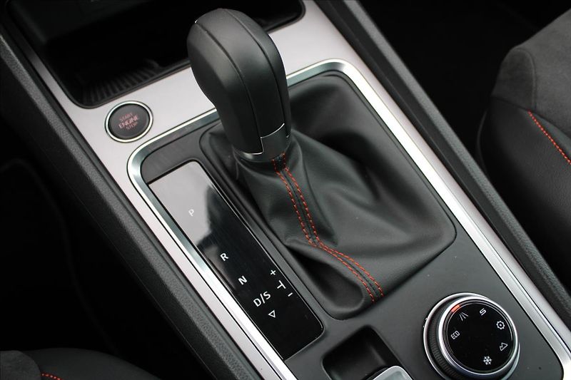 Seat Ateca 2,0 TDI  ČR,1.MAJ,A/T,4x4,FR - fotka 23 z 40