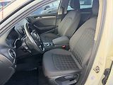 Audi A3 (2015) 1.6 TDi, ČR, AT, bixen, AC - náhled 9