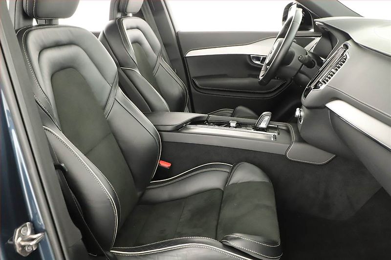 Volvo XC90 (2021) B5 AWD - fotka 7 z 20