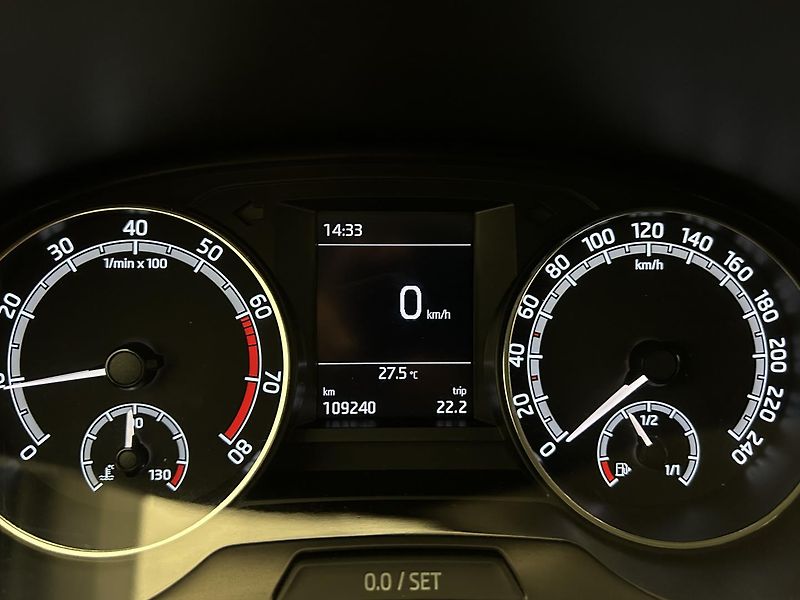 Škoda Fabia 1.0 TSI Active Plus - fotka 13 z 21