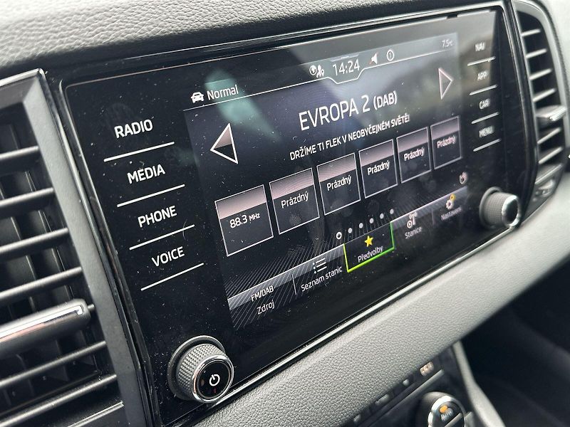 Škoda Karoq (2025) 2.0 TSI 4x4 DSG Sportline - fotka 13 z 36