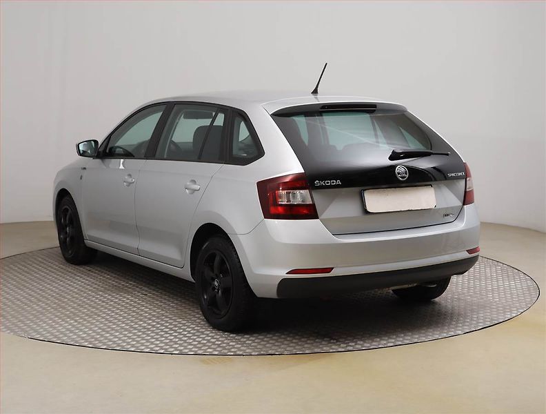 Škoda Rapid (2015) Spaceback 1.2 TSI, Tempomat - fotka 4 z 22