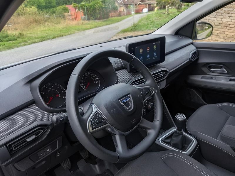 Dacia Sandero (2021) 1.0 TCe LPG Comfort, 1.majitel - fotka 18 z 24