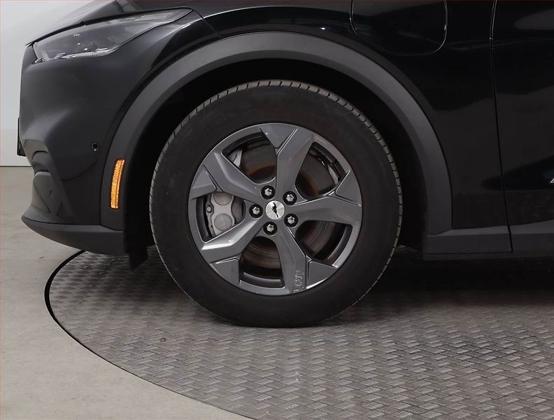 Ford Mustang Mach-E (2022) Standard Range RWD, SoH 94% - fotka 15 z 23