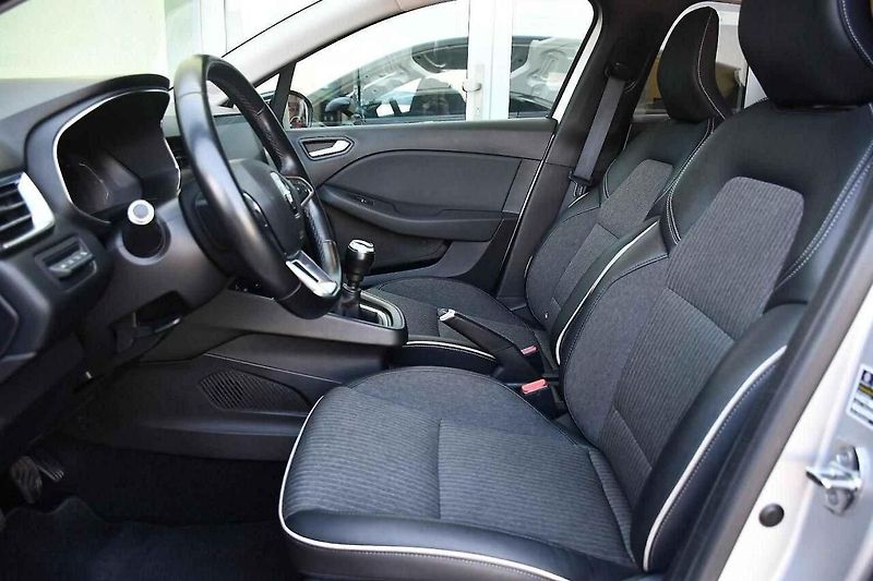 Renault Clio 1.6 E-Tech Hybrid.