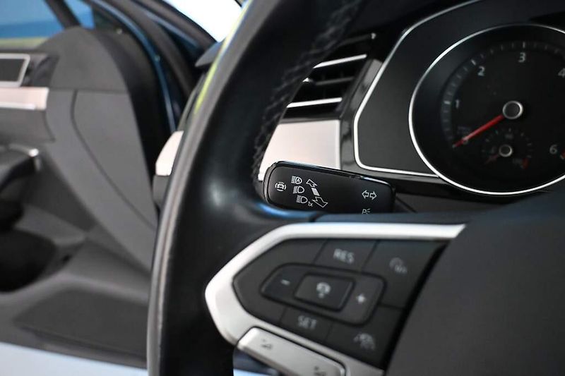 Volkswagen Passat (2022) 2.0 ELEGANCE LED MATRIX ACC Ta - fotka 14 z 32