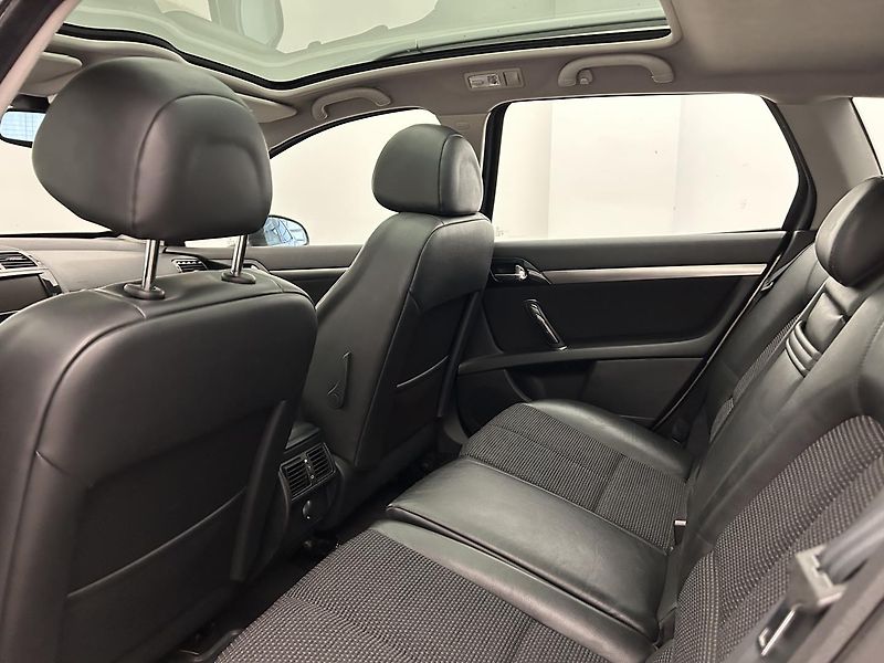 Peugeot 407 2.2 HDI - fotka 17 z 22