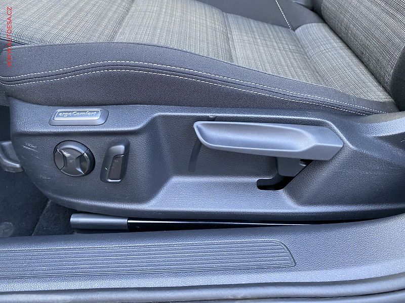 Volkswagen Passat (2021) 2.0TDi, DSG, LED - fotka 14 z 18