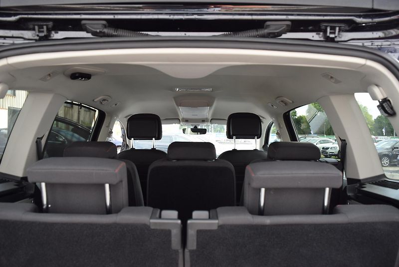 Volkswagen Touran (2017) 2.0TDI 110kw 7MÍST TAŽNÉ NAVI - fotka 10 z 50