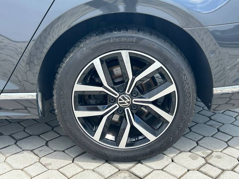 Volkswagen Passat Business  2,0TDi - fotka 22 z 24