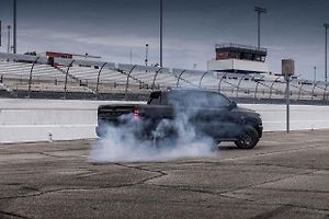 Ram 1500 se staronovým motorem 5.7 Hemi