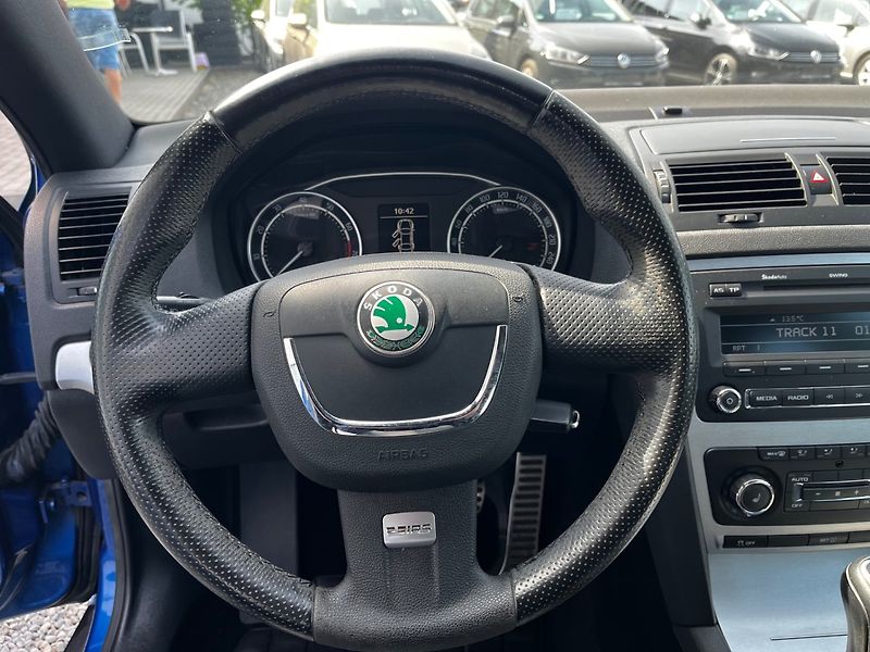 Škoda Octavia (2011) 2.0 TSi RS TOP Stav - fotka 11 z 28