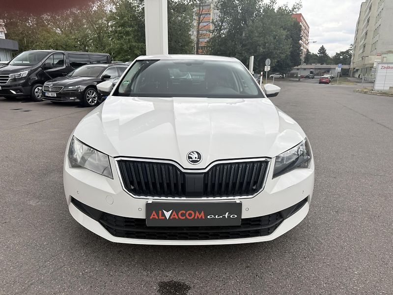 Škoda Superb 2.0 TDi 110kw - fotka 3 z 29