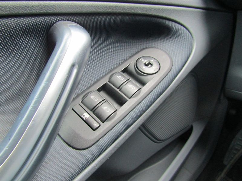 Ford Galaxy (2006) 2.0 TDCi 96kW  ZIMNÍ PNEU 7MÍS - fotka 29 z 40